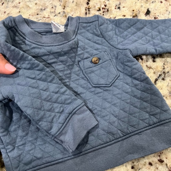 Old Navy 0-3months Quilted Sweatshirt - Picture 3 of 4